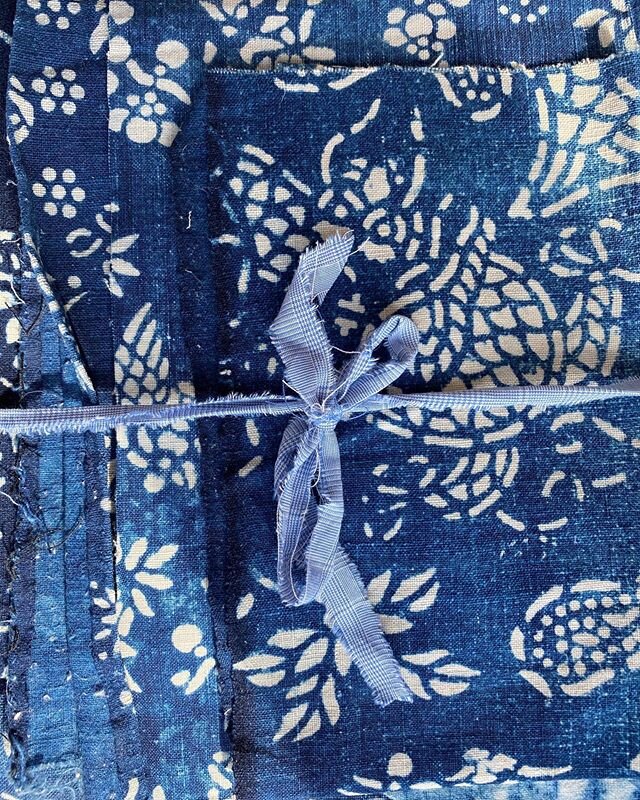 Something new in the making 🕊 #antiquebleuanglais #cherishedtextiles #handmade